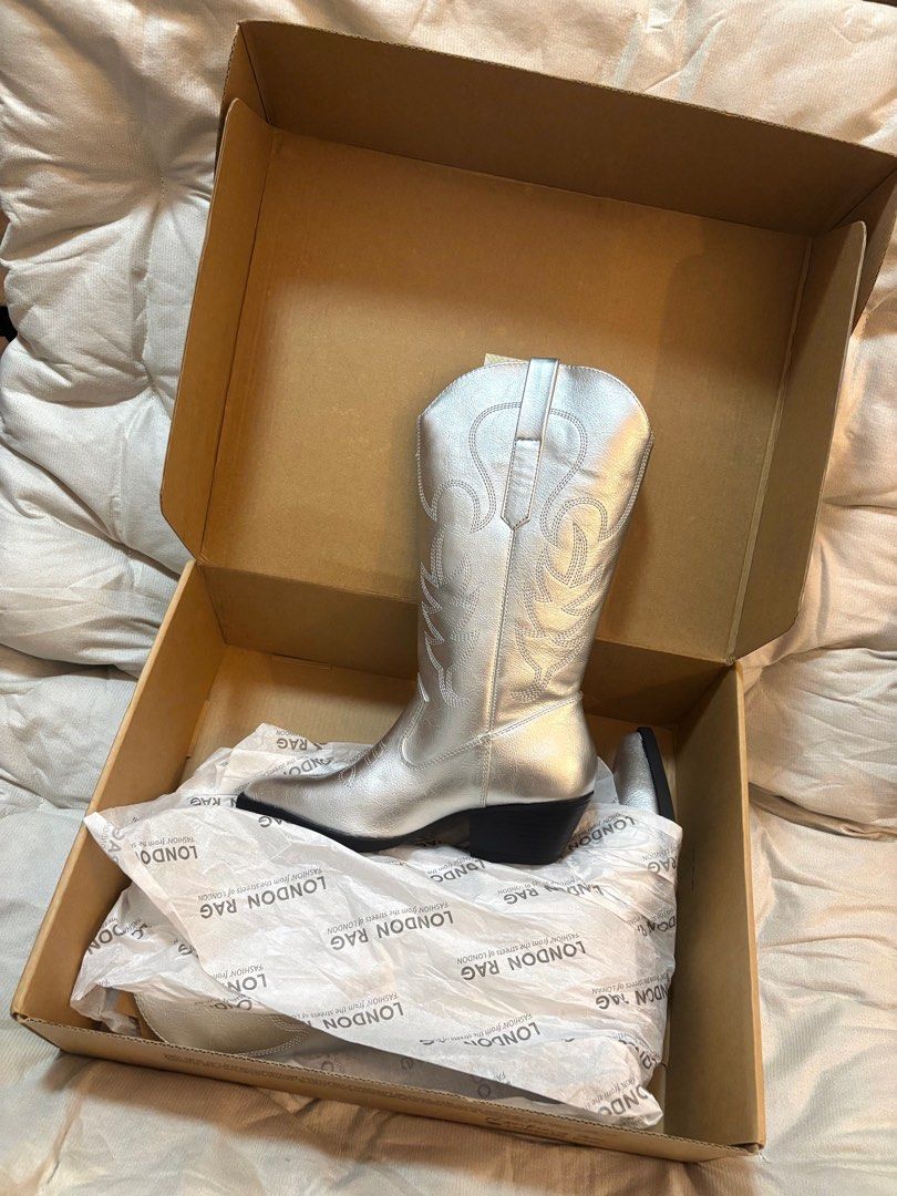 Cowboy Boots - Silver (Category: Boots) located in Makati City. Submitted by declutterwithmeeeee (Listing ID 1410530462, Image 3). Description: Size: EU 36 - US 5 -Brand new, bought just last month and never used. -Comes with original box Original Price: P3,500+ Selling for P1,500 (price is negotiable) 📍 Makati City Perfect for party and cosplaying!.