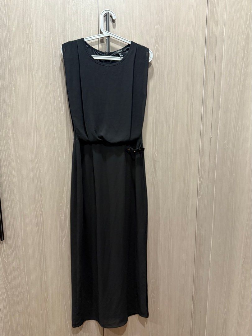 F21 Long Black Dress (Category: Dresses) located in General Santos City (Dadiangas). Submitted by prelovedbyshash (Listing ID 1410394298, Image 1). Description: .