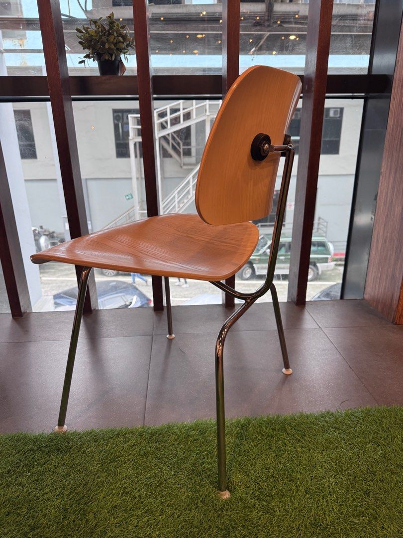 Herman Miller - Eames Dining Chair - 6 Available (Category: Chairs) located in Quezon City. Submitted by zidald77018 (Listing ID 1410432806, Image 3). Description: Selling for 99K each - 4 available.