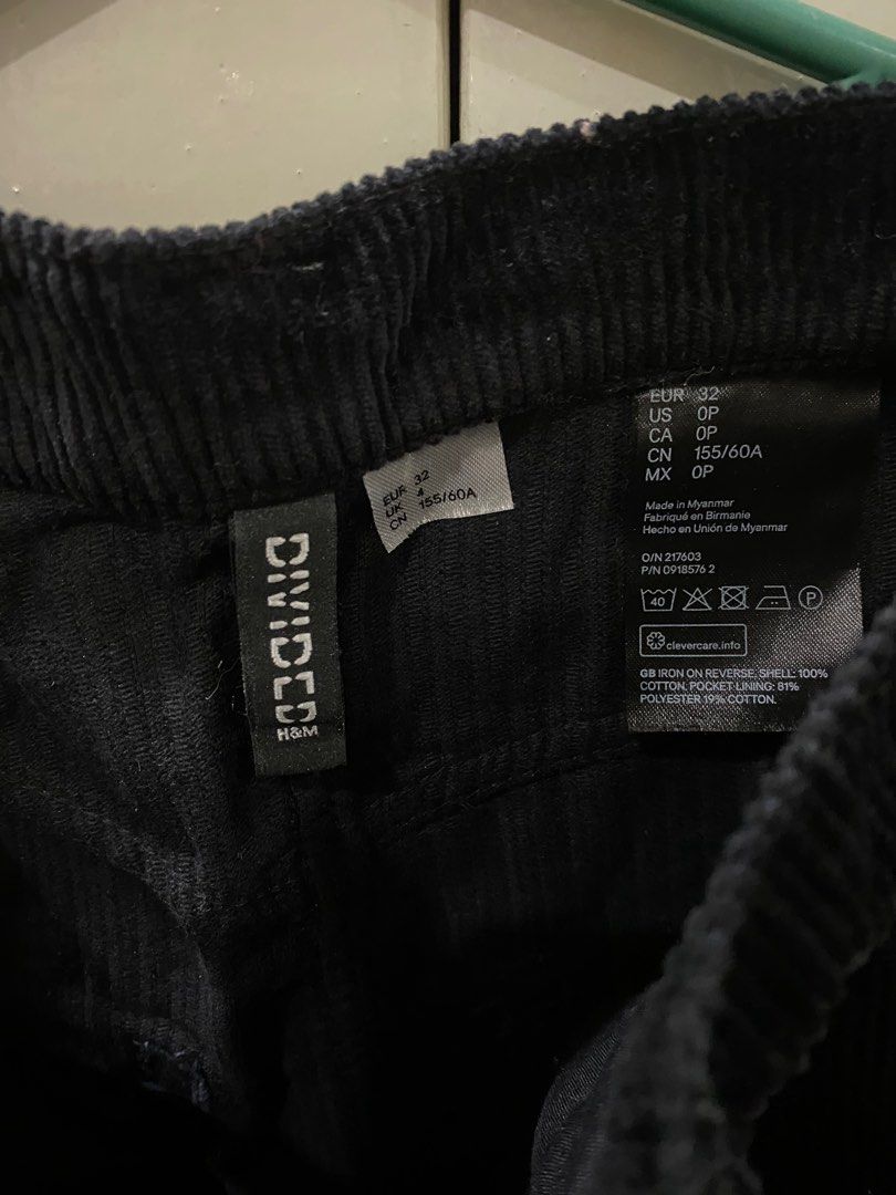 H&M Divided Corduroy Skirt (Category: Skirts) located in Manila. Submitted by piamarts (Listing ID 1410518699, Image 2). Description: .