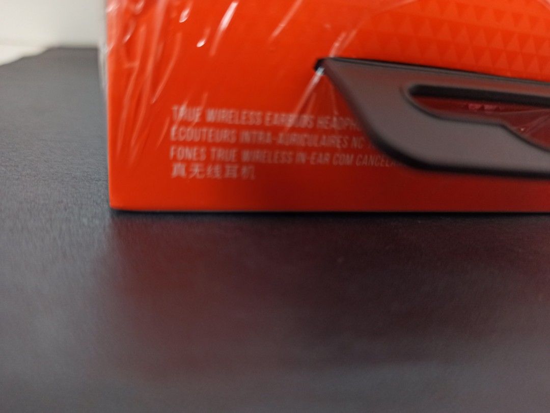 JBL ear buds.65076128590849115