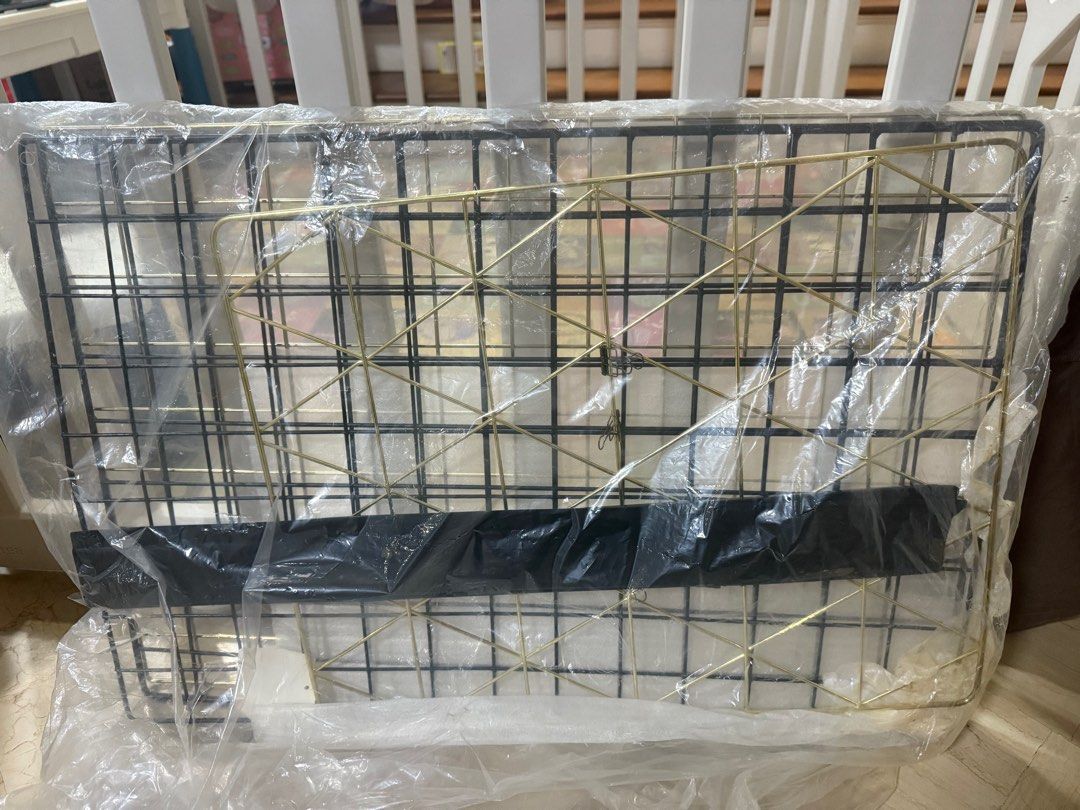 Metal frames (Category: Other Home Decor) located in Singapore. Submitted by adrielllf (Listing ID 1410495455, Image 1). Description: Used once for event, to clip photos $10 for all 4 pieces .