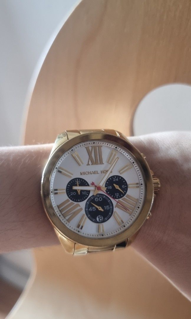 MK gold hardware Watch (Category: Luxury Watches) located in Bulacan. Submitted by iamolivia_p (Listing ID 1410375565, Image 1). Description: Comes with box, extra strap.