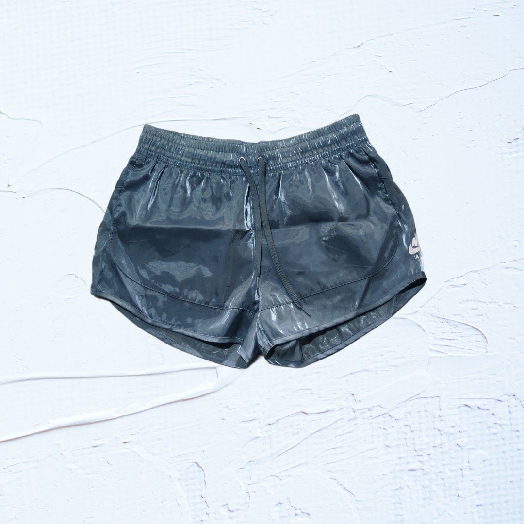 Nike Women Shorts (Category: Shorts) located in Baliuag. Submitted by endiyos7 (Listing ID 1410497861, Image 1). Description: Nike Women Shorts Size : Large Dimensions : 30width length Excellent Used Condition 📍Manage your expectations, Items are not brand new! 📍Colors may Vary due to Lightning 📍All prices are still negotiable DM FOR PURCHASE 📩.