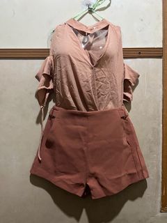 (Kategori: ) berada di . Dikirim oleh declutterqueenezak (ID iklan 1410534768, Gambar 1). Deskripsi: .