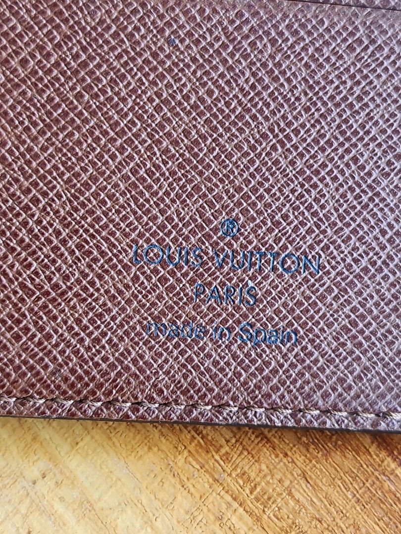Original LV Monogram Bilfold (Category: Luxury Bags & Wallets) located in Cabanatuan. Submitted by meyrasol (Listing ID 1410371536, Image 3). Description: corner wears only no inclusion no peeling or sticky pockets 4x3 in (folded) 4x8.5 in (spread).