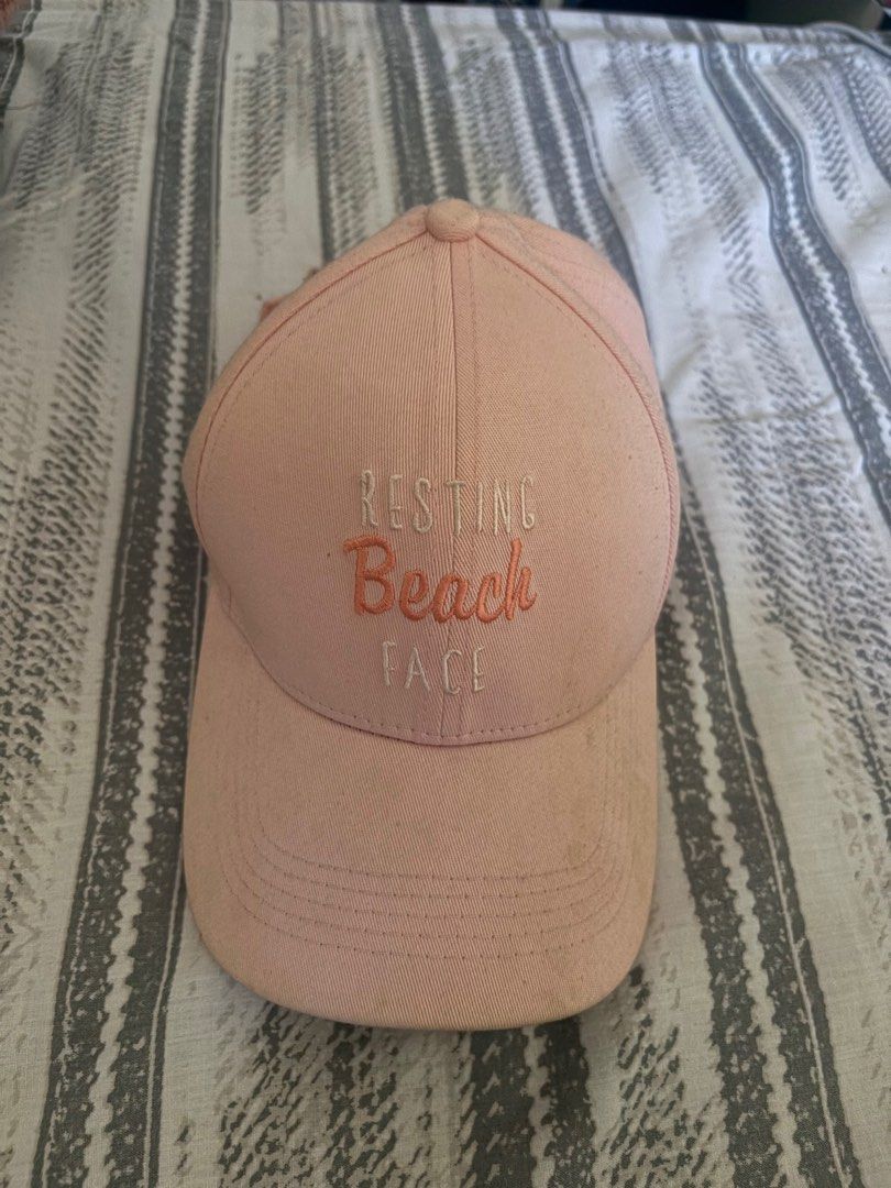 Penshoppe Resting Beach Face Cap (Category: Hats & Beanies) located in Baguio. Submitted by backburnerbyniki (Listing ID 1410370195, Image 1). Description: .