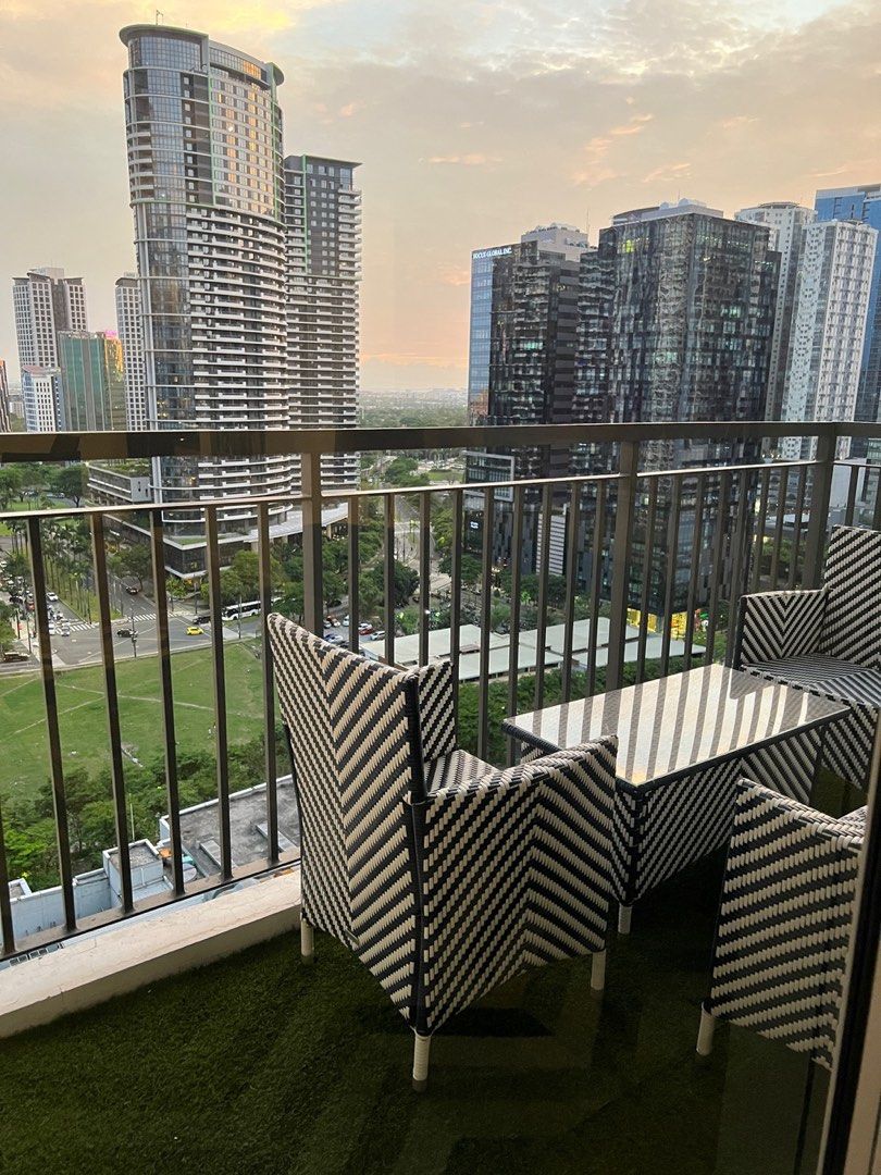 PRIME 2 BR TWO MARIDIEN BGC (Category: Apartments & Condos) located in Manila. Submitted by lizphproperties (Listing ID 1410377397, Image 2). Description: Prime 2 BR City Retreat at Two Maridien. Developed by Alveo Land, an Ayalaland Subsidiary. Unit Highlights * A generous 97 sqm floor area designed for comfort * Enjoy full access to amenities such as a premium gym, and swimming pool. * Step out to a fantastic view from your private balcony The 