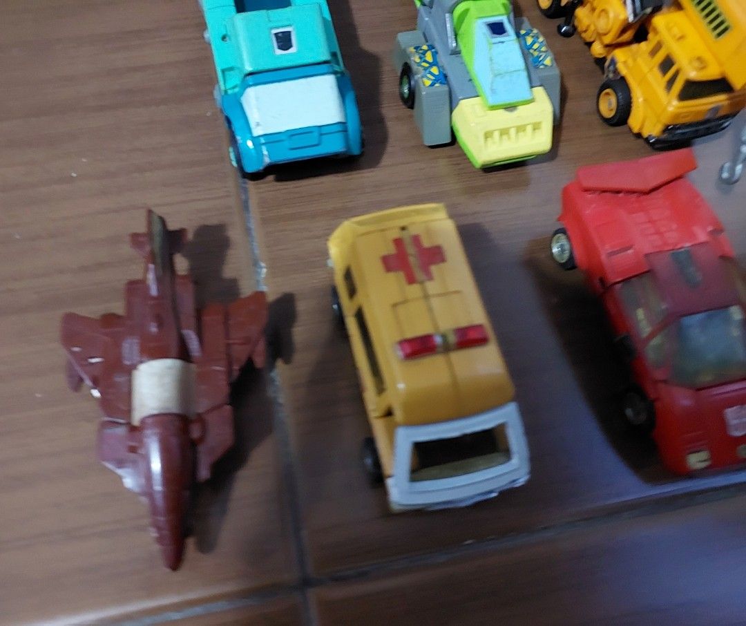 Vintage Transformers Toy Set (Category: Action & Battle Toys) located in Pasig City. Submitted by liezel-liezel (Listing ID 1410472176, Image 2). Description: G1 Transformers OG MAY GASGAS / LUMA / NO WEAPONS / GOOD FOR PARTS Red Alert (SOLD) Grapple Missing 1 rubber wheel 1100 Springer (SOLD) Kup 1200 Ratchet yellowing 700 Duocon Jet 200 Seaspray (SOLD) Cosmos (SOLD) Pasig City location Shipping at your expense.