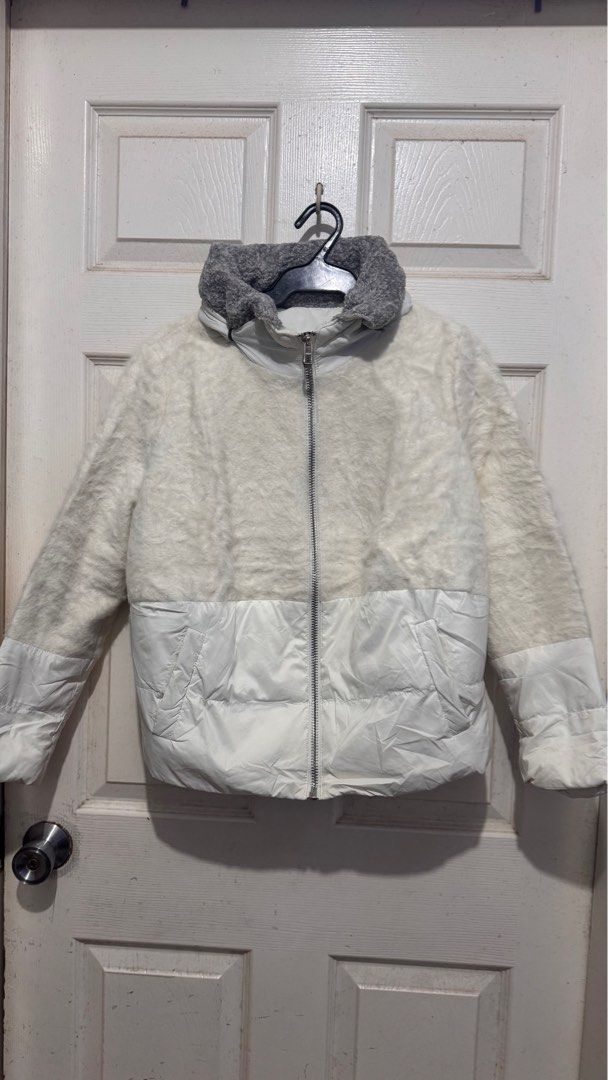 White Padded Jacket with Grey Collar (Category: Coats, Jackets and Outerwear) located in Quezon City. Submitted by chamibee (Listing ID 1410469796, Image 1). Description: - White padded jacket - Contrasting grey collar - Full-length zipper - Long sleeves - Soft, textured upper material - Smooth, padded lower material - Ideal for cooler weather.