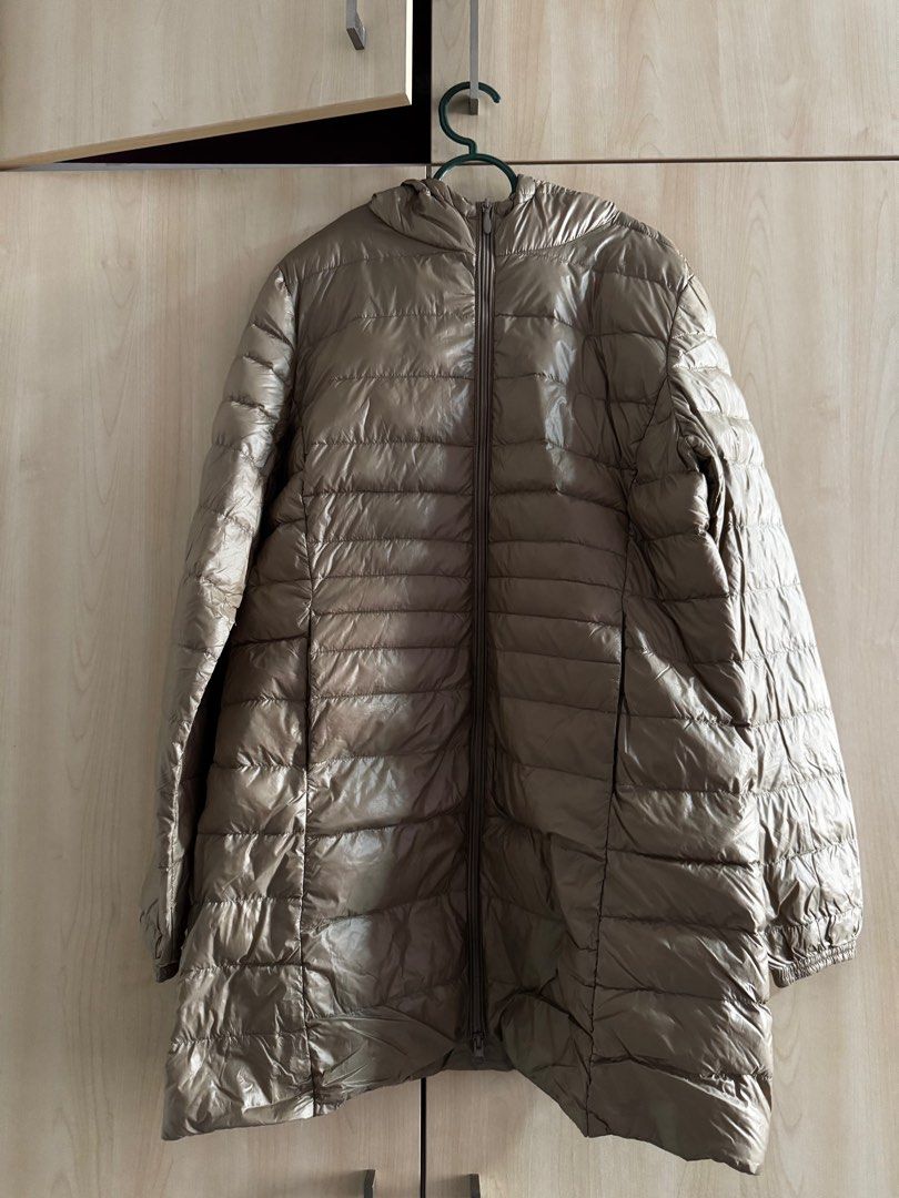 Winter Jacket Man (Category: Coats, Jackets and Outerwear) located in Petaling Jaya. Submitted by taurus2591 (Listing ID 1410459021, Image 1). Description: Nak jual mur mur sebab baru balik travel, tak nak simpan dan Baju dah basuh. .