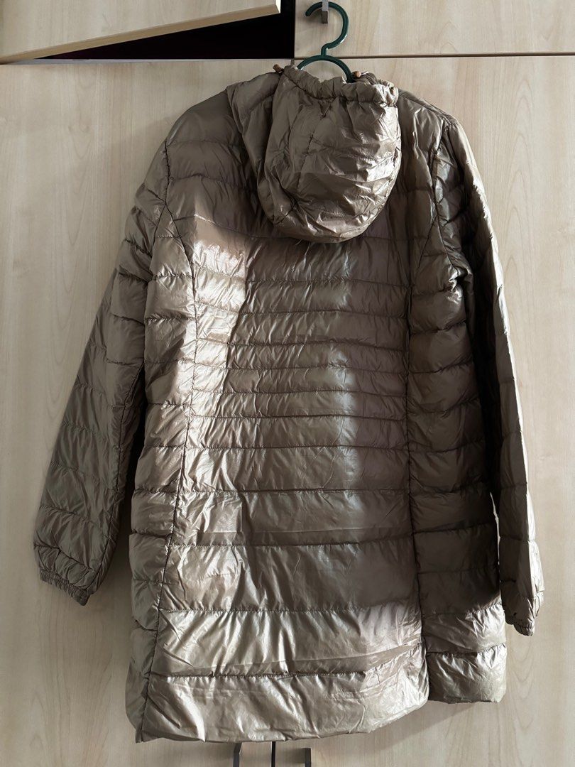 Winter Jacket Man (Category: Coats, Jackets and Outerwear) located in Petaling Jaya. Submitted by taurus2591 (Listing ID 1410459021, Image 2). Description: Nak jual mur mur sebab baru balik travel, tak nak simpan dan Baju dah basuh. .