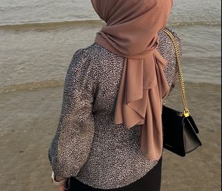 (Category: ) located in . Submitted by prelovedby_izzah (Listing ID 1410462335, Image 1). Description: .