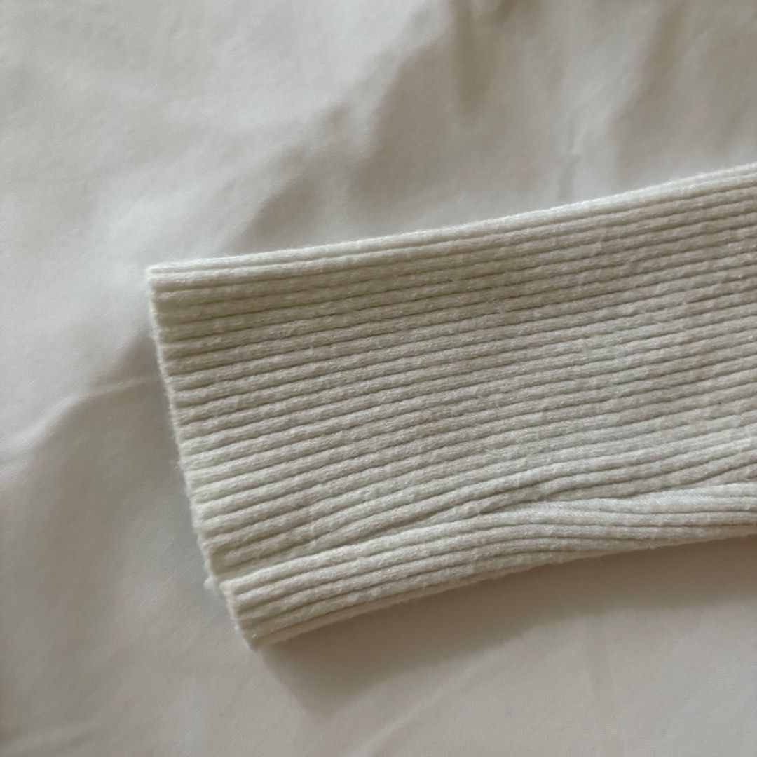 XS White ribbed sweater from the US (Category: Coats, Jackets and Outerwear) located in Quezon City. Submitted by _crackle_ (Listing ID 1410439548, Image 3). Description: - No holes or stains - sweater was washed after use - Rfs: used it once, but its so tight that i dont want to use it again 😭 .