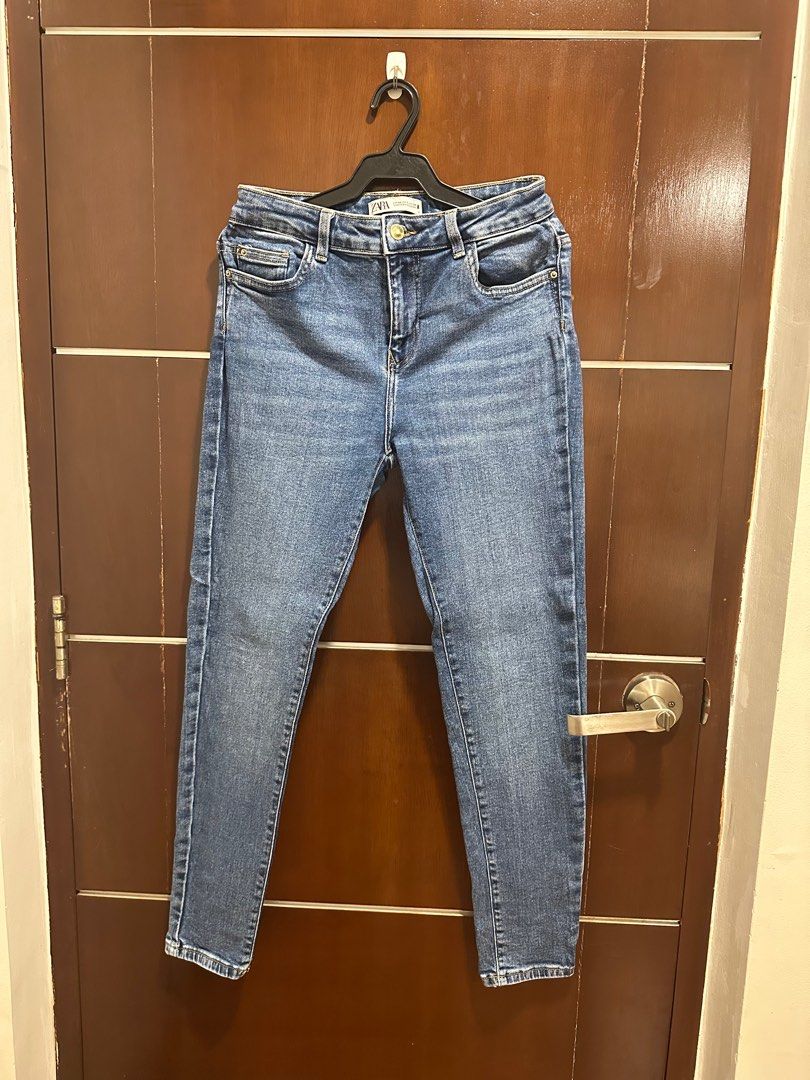 Original Zara Blue Denim Jeans (Category: Jeans) located in Quezon City. Submitted by alysstrade (Listing ID 1410476866, Image 1). Description: Slightly used.