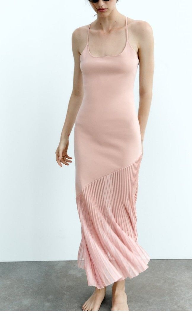 Zara pink knit combination dress (Category: Dresses) located in Manila. Submitted by allthingsbeautiful01 (Listing ID 1410535485, Image 1). Description: With tag.