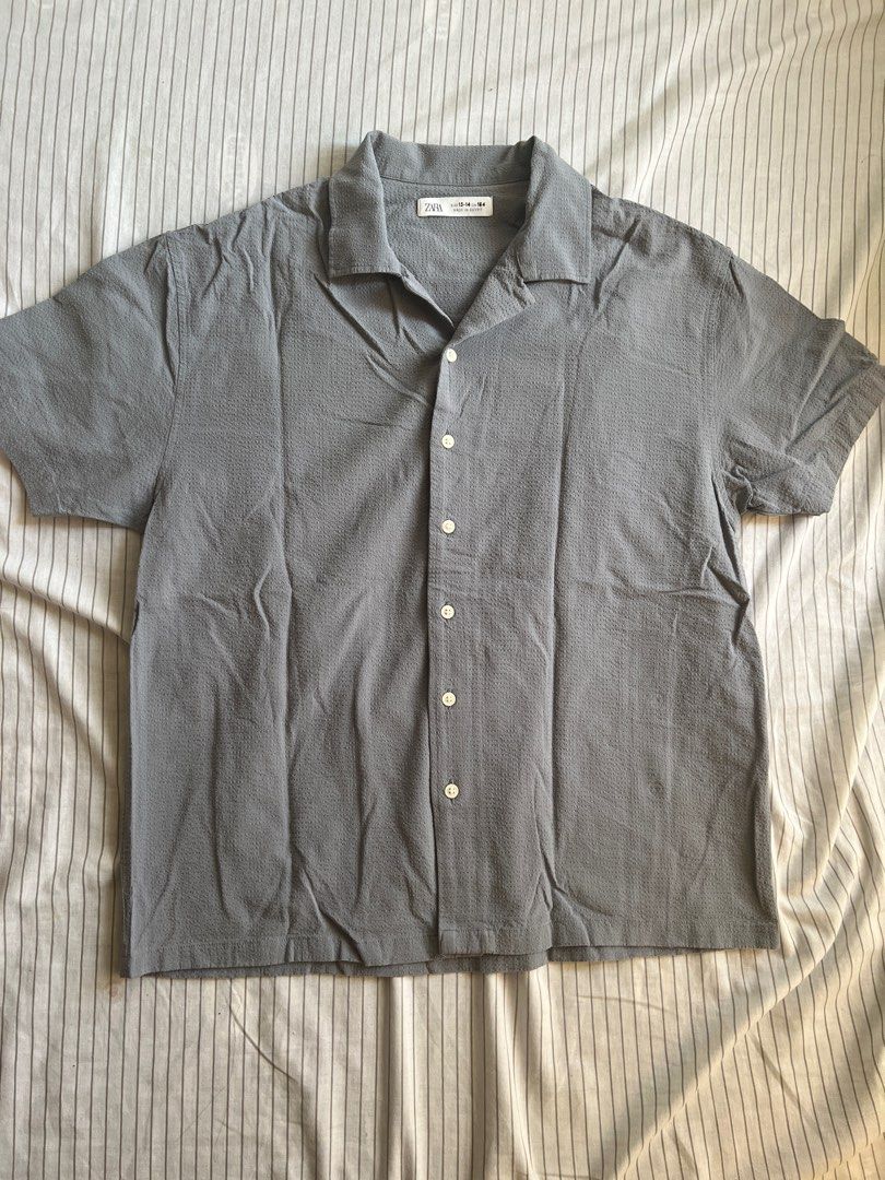Zara Summer Polo Mens (Category: Tshirts & Polo Shirts ) located in Manila. Submitted by ty.ringo (Listing ID 1410424401, Image 3). Description: - Zara blue short-sleeved shirt - Textured fabric - barely worn - size 13-14 kids but fits XS mens dimes chest - 22 frontlength-24 sleeve length- 20 back width- 21 arm width- 8.