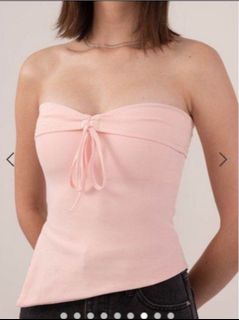 (Category: ) located in . Submitted by clearmywardrobeplssssss (Listing ID 1410608362, Image 1). Description: .