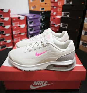 (Category: ) located in . Submitted by ekkshoes325 (Listing ID 1410712746, Image 1). Description: .