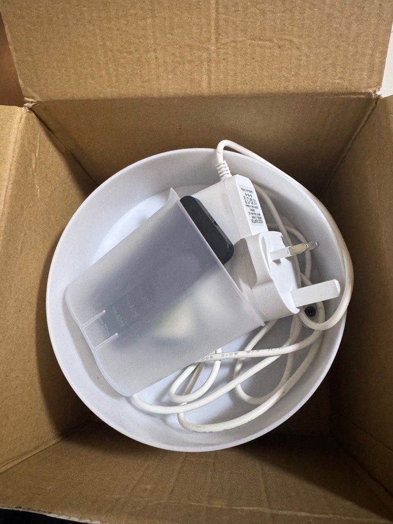 Aroma Diffuser (Category: Home Fragrance) located in Singapore. Submitted by ursoweirdeh (Listing ID 1410672126, Image 3). Description: Brand new.