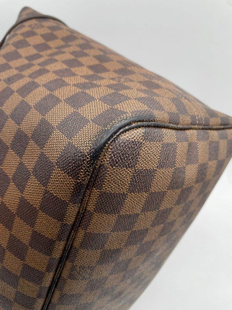 Authententic lv (Category: Luxury Bags & Wallets) located in Quezon City. Submitted by preetycindz (Listing ID 1410701658, Image 3). Description: Authentic Louis Vuitton Neverfull GM Size tote bag Authentic | Rank AB Condition. No Inclusion .
