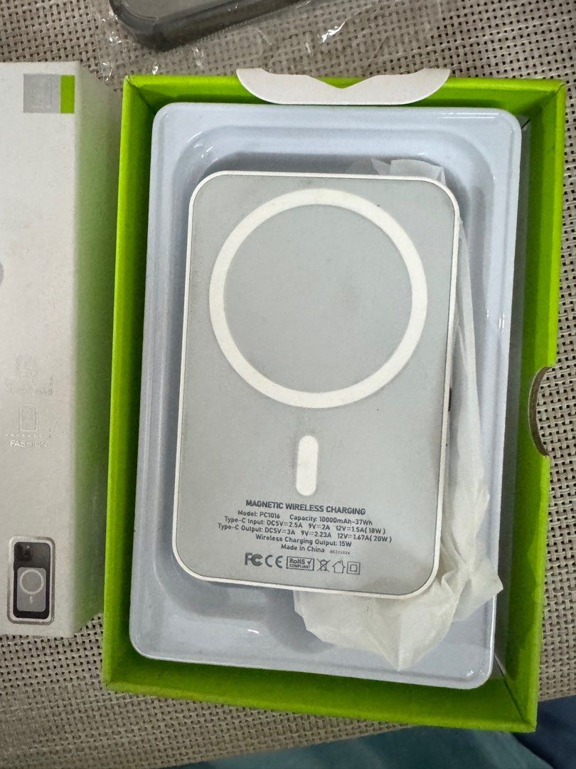 Bavin magsafe 1000mah powerbank (Category: Batteries & Power Banks) located in Cainta. Submitted by adriannee (Listing ID 1410631915, Image 2). Description: Barely used. Stored only With box, no cable With visible small dirt but doesnt affect anything .