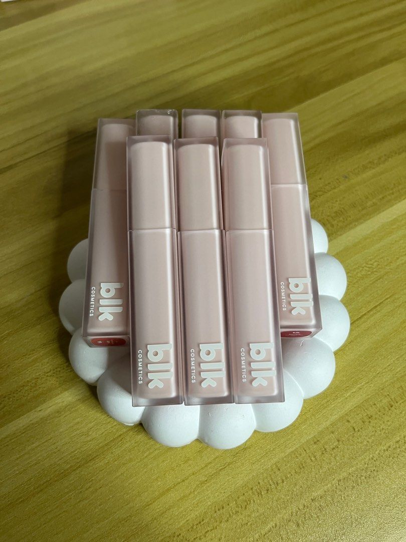 blk Cosmetics Airy Matte Tint (Category: Makeup) located in Quezon City. Submitted by kiminm (Listing ID 1410626117, Image 1). Description: Blk Airy Matte Tint Bnew Shades Available: - Femme (Swatched Only)❌ - Muse - Maven ❌ - Diva - Dream Girl ❌ - It-Girl ❌ - Keeper ❌ - Icon ❌ - Sweetheart (no box but sealed) ❌ ➜ Brand New Sealed ➜ Can Ship Via Lalamove, Jnt, Grab, or Meet Up sa Malapit ➜ Sauyo, Quezon City Location ➜ MOP: Gcash.
