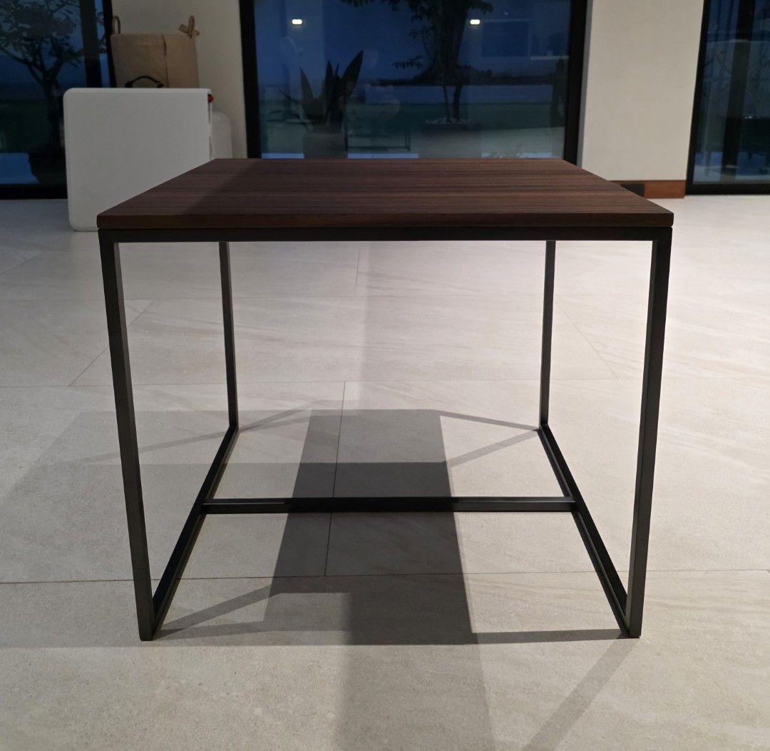Corner Side Accent Coffee Table Modern Design BRAND NEW (Category: Tables & Sets) located in Quezon City. Submitted by tap84 (Listing ID 1410621005, Image 1). Description: - Dimensions: 50*60*52cm (L*W*H) - Bought for 30k - Pick up in new manila quezon city - RFS: Change of plans.