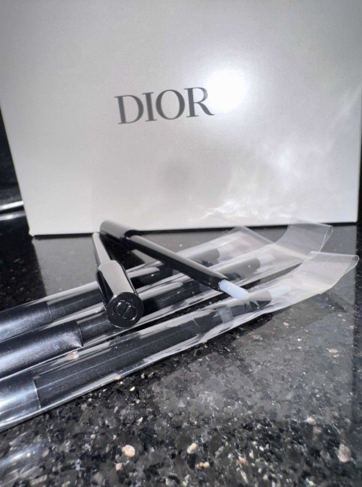 Dior Lip Brush (Category: Makeup) located in Las Pinas. Submitted by mystic_tragicallychic (Listing ID 1410669275, Image 1). Description: Dior Lip Brush.