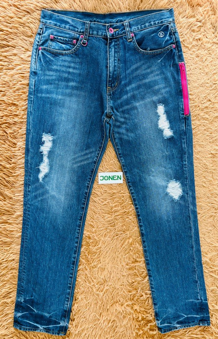 Fingercroxx Jeans (Category: Jeans) located in Cavite. Submitted by SOLEBEN (Listing ID 1410582021, Image 1). Description: Fingercroxx Regular Fit Jeans Actual Measurements: W-33 Inseam-30 Hem-7.5 Total Length-42 Color may vary due to lighting. .