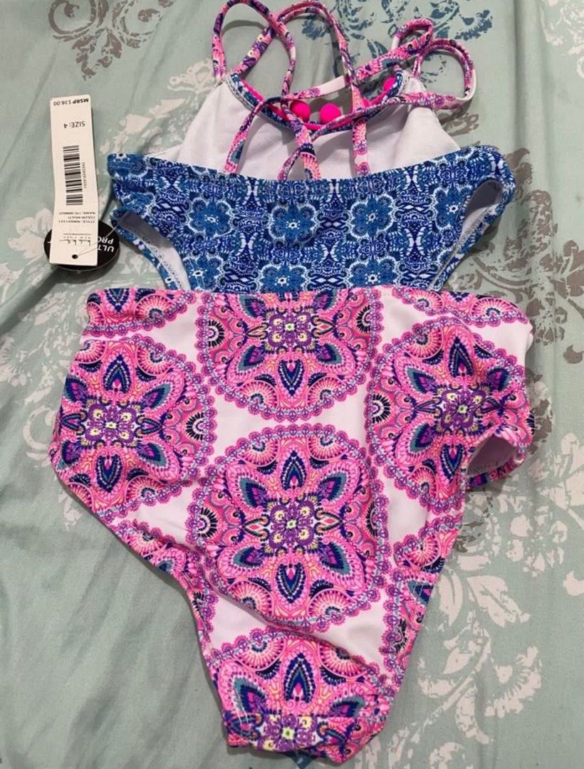 Girl’s Swimsuit (Category: Bikinis & Swimsuits) located in Guagua. Submitted by paudf (Listing ID 1410651269, Image 3). Description: US size 4 for girl toddlers.
