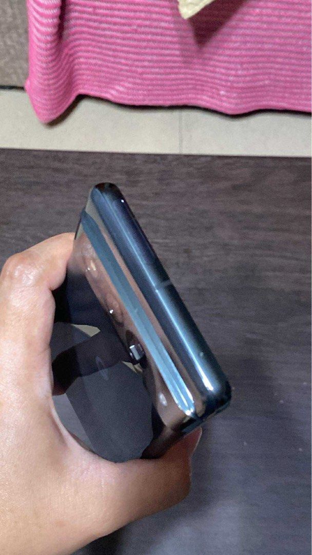 Google Pixel 7 Pro (Category: Google Pixel) located in Lipa City. Submitted by flyhightobloom (Listing ID 1407272356, Image 2). Description: US Variant Pixel 7 pro 128 gb (with box, matte anti uv hydrogel screen protector, clear case with pop socket, cable charger and usb c adaptor) Meet up in Lipa City NAIA/PITX meetup avail with additional fare fee - additional P1200 for Google Pixel earbuds (eaphones unsealed to check) - rfs not used to androi