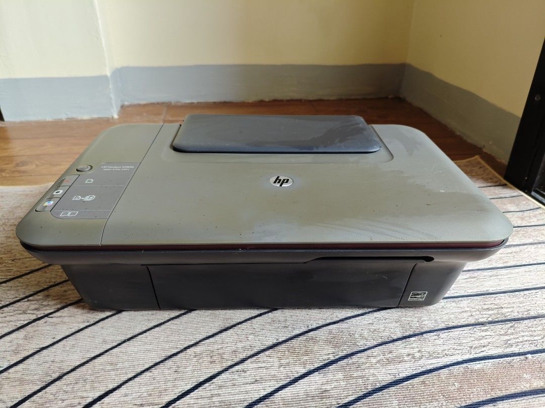 HP Deskjet 1050A All-in-One Printer (Category: Printers, Scanners & Copiers) located in Makati City. Submitted by nanssnow (Listing ID 1410594112, Image 2). Description: ‼️ READ FIRST ‼️ Items: ✅Printer ✅free USB cable (newly bought priced 250) ✅free AC power adapter (newly bought priced 100) RFS: Decluttering Never nagamit For parts na lang siguro ⚠️Issue: Di nag-o-on kahit binilhan ng cable at power adapter No ink For pick-up only. Location: Pa