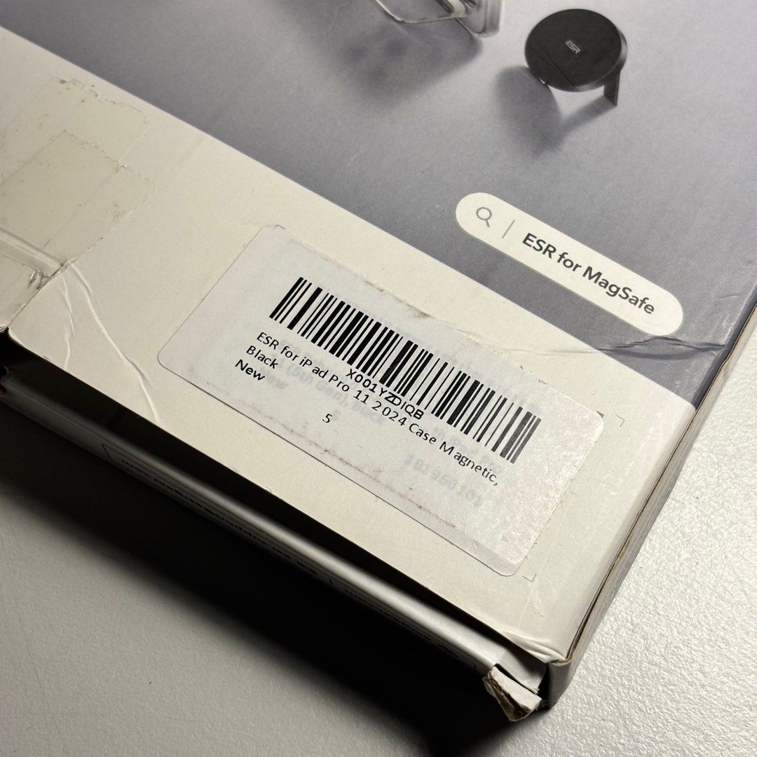 iPad Pro Case (Category: Cases & Covers) located in Bangi. Submitted by westrokes (Listing ID 1391383263, Image 2). Description: Brand: ESR Model: For iPad Pro 11-inch (2024) Color: Black Packaging: Original ESR Box Included Slim & lightweight, premium protection Magnetic attachment for easy snap-on/off Auto Sleep/Wake function saves battery Camera & edge protection design Apple Pencil holder support Delivery & Meetup Postage available (buyer bea