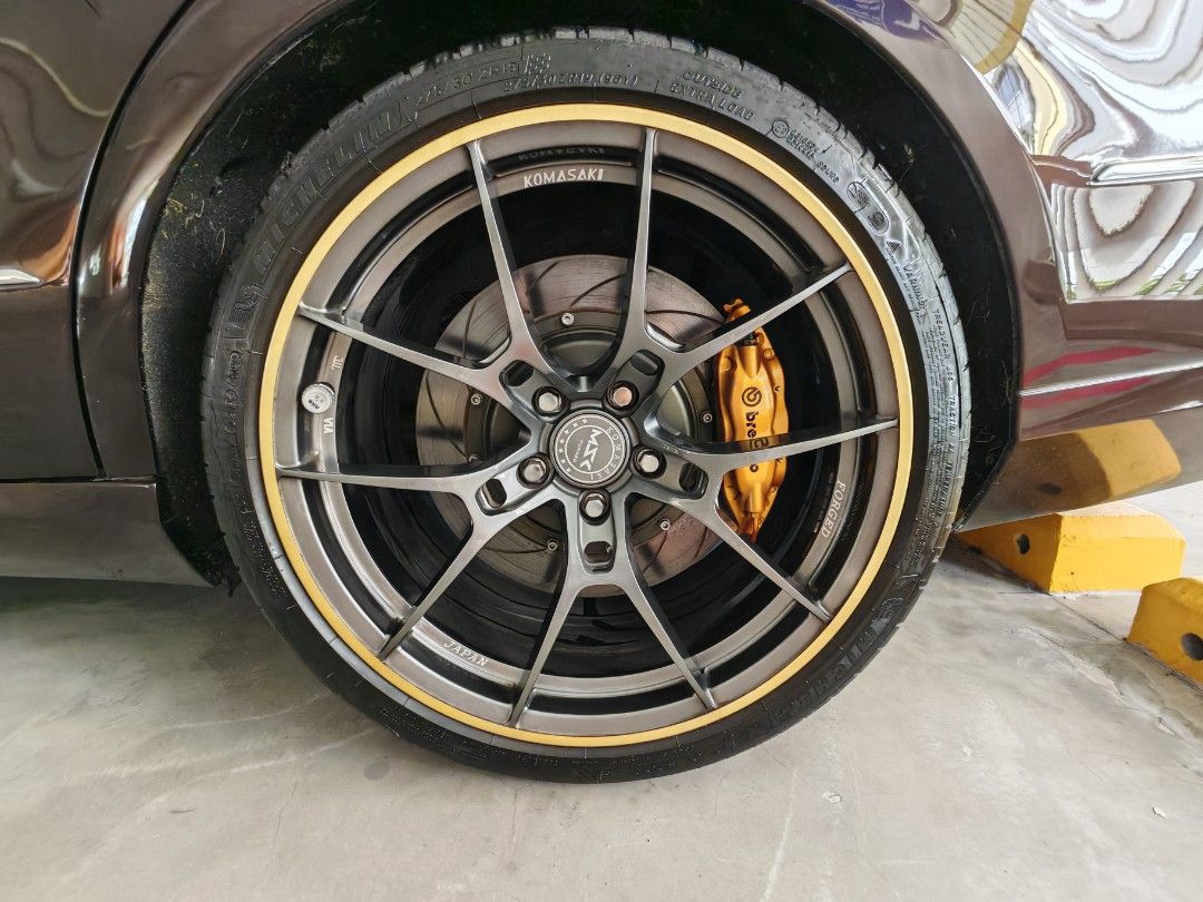 Mercedes-Benz E-Class Saloon E250 CGI BlueEFFICIENCY Elegance (Category: Used Cars) located in Singapore. Submitted by yeshe_tan (Listing ID 1410568434, Image 2). Description: Excellent condition, well maintained for 17+yr old ride. Many legal mods, 19" staggered rims on brand new RE005 performance tires, BC Coilover, Brembo BKK with 4pot front and rear, Stage 2 tuned with turbo muffler delete + throttle body port polish + hurricane filter, Full 