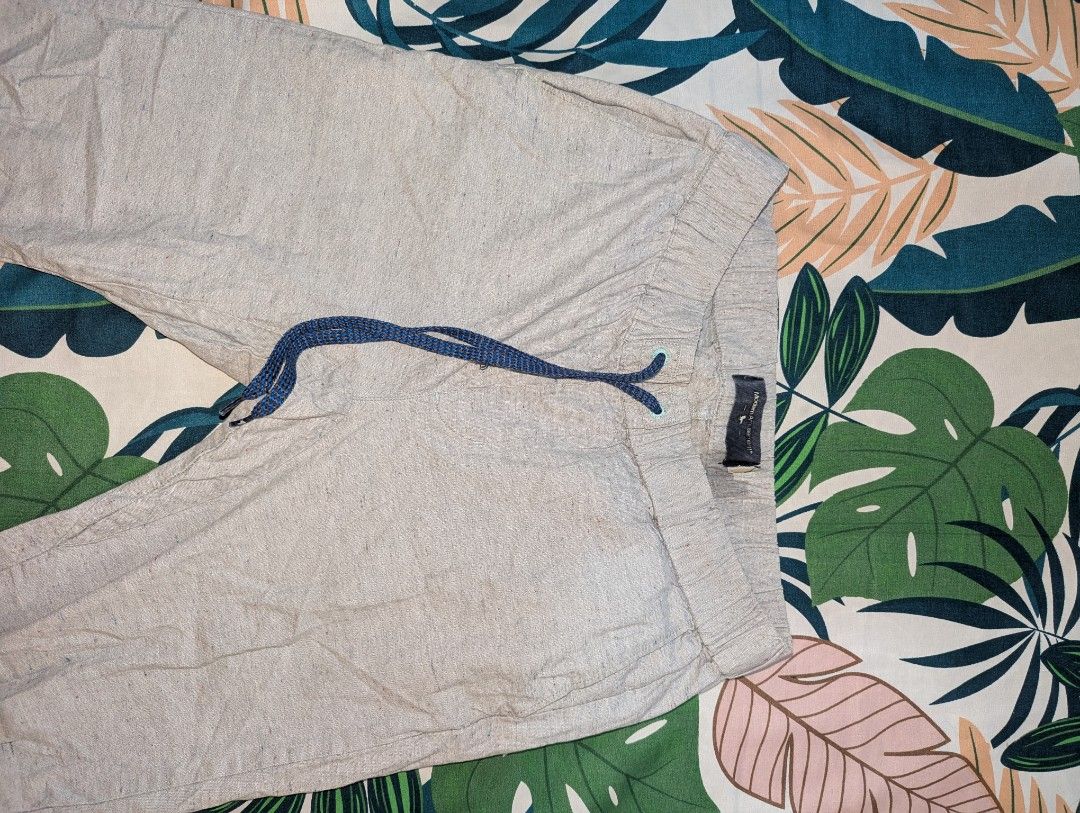 Modern Amusement Jogger Pants - Size M (Category: Joggers) located in Porac. Submitted by themightythrift (Listing ID 1410629656, Image 1). Description: - Modern Amusement jogger pants - Color: Gray - Size: M - Features: Elastic waistband with blue drawstring - Fit: Relaxed - Material: Lightweight - Origin: Made in China.