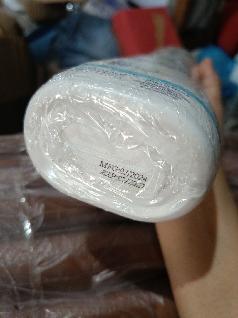 MUSTELA CLEANSING GEL (Category: Bathtub & Bath Accessories) located in Manila. Submitted by aringother24058 (Listing ID 1410574667, Image 3). Description: MUSTELA CLEANSING GEL HAIR AND BODY 899 JNT OR LALAMOVE ONLEE.