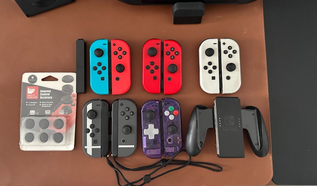 Nintendo Switch Joycons for SALE! (Category: Nintendo) located in Bulacan. Submitted by gamingcentralph (Listing ID 1410670466, Image 1). Description: Hey, guys! I am selling some Nintendo Switch Joycons! These are second-hand na so expect some signs of usage. All items have been carefully tested para sure na walang aberya sa next owner. (SOLD) Joycons #1 Neon Red and Blue Condition: Blue joycons not working yung SL and RL. Wala naman gumagamit n