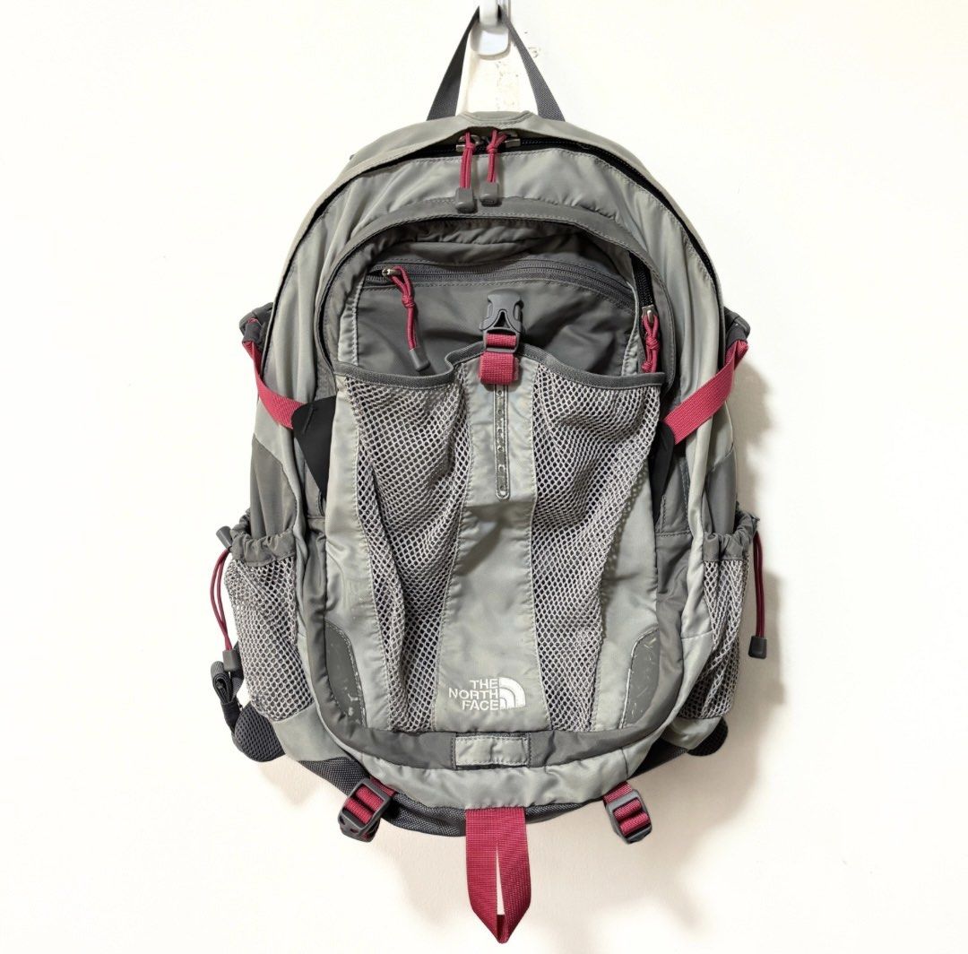 Original Vintage The North Face Recon (Category: Backpacks) located in Paranaque City. Submitted by sethtralala (Listing ID 1410576304, Image 2). Description: - Original Vintage The North Face Recon backpack. -Fits up to 15” inch laptop -Has false bottom for laptop compartment - Features a classic design and color scheme. -Has added garters to hold excess straps - Multiple compartments and pockets for organization. - Ideal for everyday use or lig