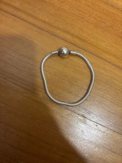 (Category: ) located in . Submitted by yolkhei (Listing ID 1410685693, Image 1). Description: .