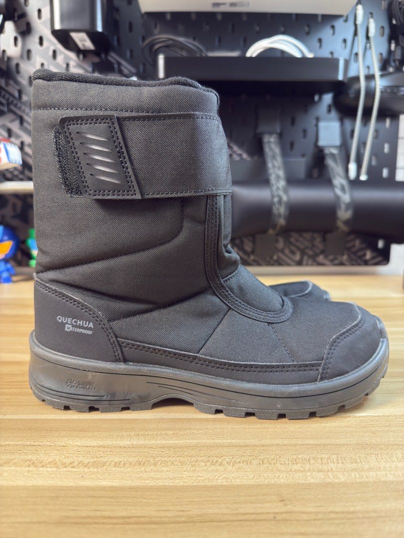 Quechua Waterproof Snow Boots (Category: Babies & Kids Fashion) located in Quezon City. Submitted by markdspark16 (Listing ID 1410688683, Image 2). Description: Waterproof snow boots for 10yo boys (Size US 4/ EU 36/ CM 22.5) Worn only for 1.5 days in Hakuba, Japan last December 2024. Very effective, durable and has good traction. RFS: Di na kasya sa anak ko so he had to upgrade..