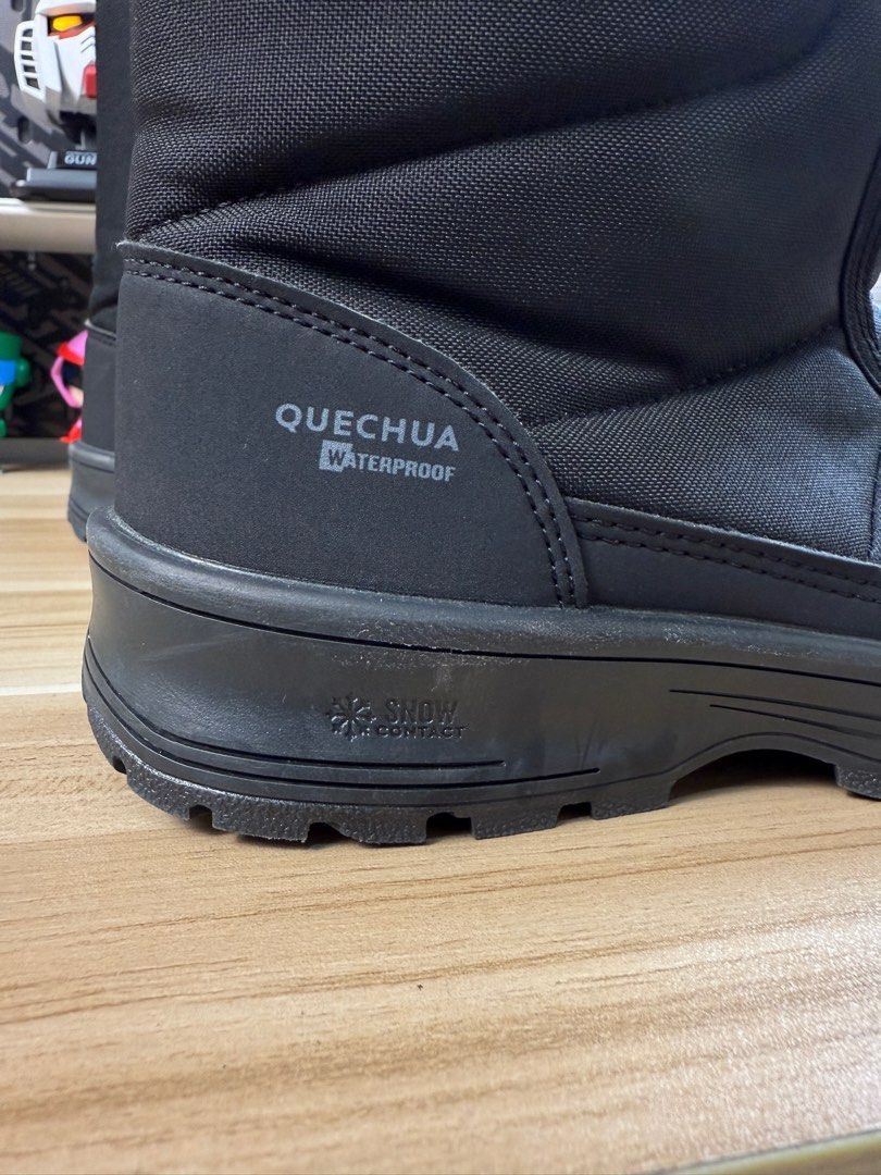 Quechua Waterproof Snow Boots (Category: Babies & Kids Fashion) located in Quezon City. Submitted by markdspark16 (Listing ID 1410688683, Image 3). Description: Waterproof snow boots for 10yo boys (Size US 4/ EU 36/ CM 22.5) Worn only for 1.5 days in Hakuba, Japan last December 2024. Very effective, durable and has good traction. RFS: Di na kasya sa anak ko so he had to upgrade..