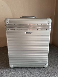 20-22 inch carry on Collection item 3