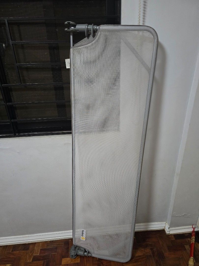 Safety First Bed Rail (Category: Bed Guards) located in Manila. Submitted by xaj190567069 (Listing ID 1410654410, Image 1). Description: pickup at bgc or sucat has minor flaw please see 2nd picture 150cm length.