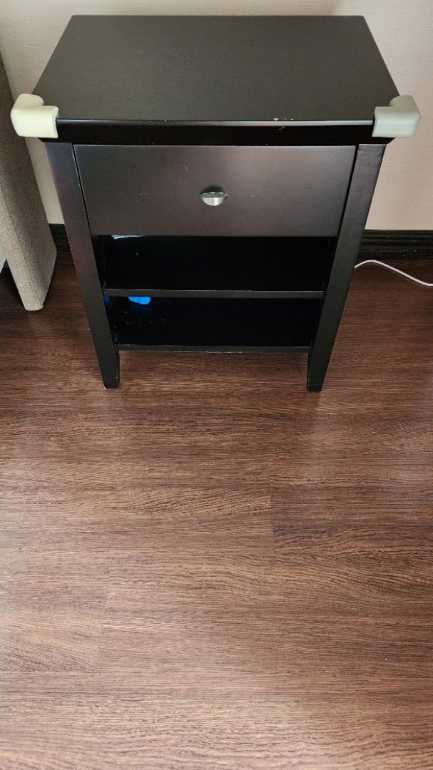 Side table (Category: Tables & Sets) located in Makati City. Submitted by carwtan90 (Listing ID 1410557868, Image 2). Description: brown side table witb drawer.
