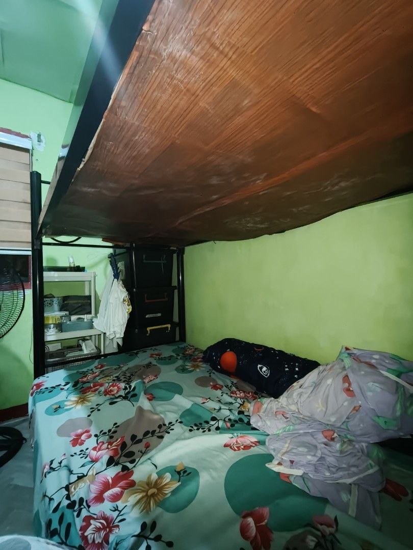 Single Size Double Deck Frame (No foam) (Category: Bed Frames & Mattresses) located in Makati City. Submitted by gabriela_09 (Listing ID 1383539828, Image 3). Description: PS. Wala na po itong hagdan sa taas at mga harang sa mga gilid..