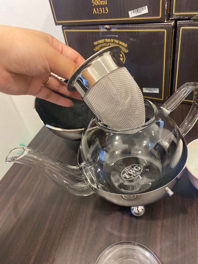 TWG Design Glass Teapot 900ml (Category: Coffee & Tea Tableware) located in Pateros City. Submitted by dendenden15 (Listing ID 1410630609, Image 3). Description: Original Price 19,500 Selling for 50% its price still negotiable .