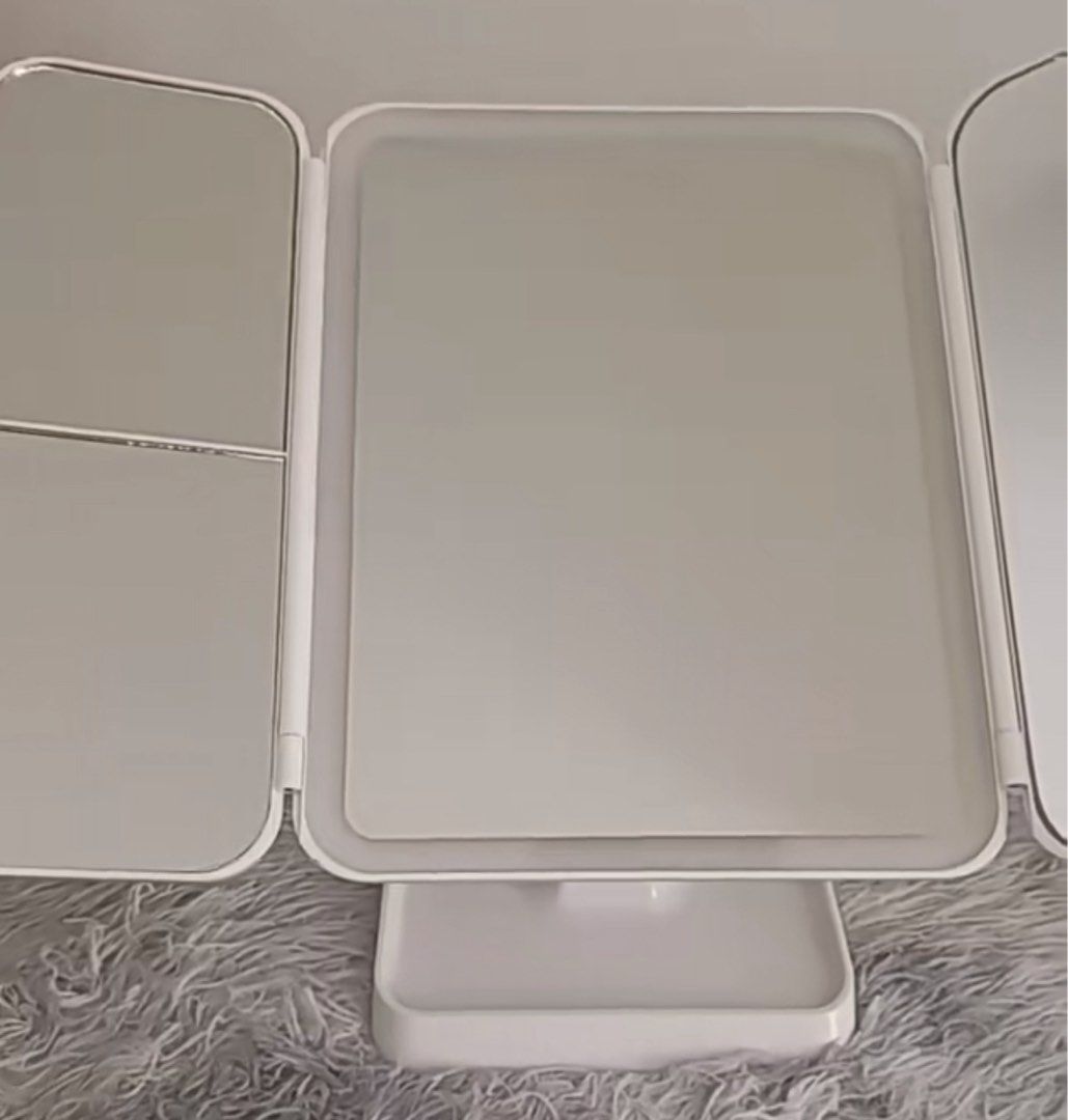 Vanity Mirror (Category: Mirrors) located in Marikina City. Submitted by jzzy_kt (Listing ID 1410716987, Image 3). Description: Vanity Mirror with Led Light .