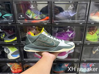 由 xh._.sneakers (刊登 ID 1410573231，圖片 1) 提交，位於 的 (類別：)，說明：。