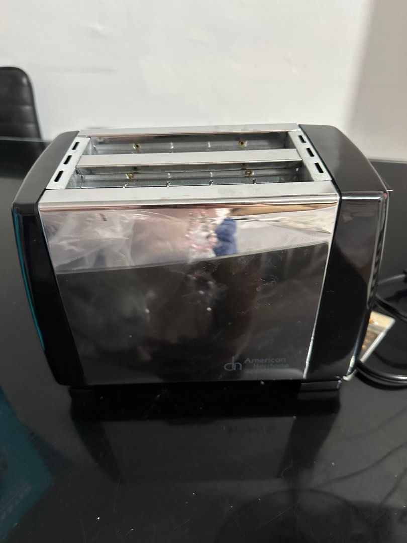 American heritage bread toaster (Category: Ovens & Toasters) located in Cavite. Submitted by cyclothing (Listing ID 1407490788, Image 3). Description: Hindi pa nagagamit. Pick up only imus cavite loc.